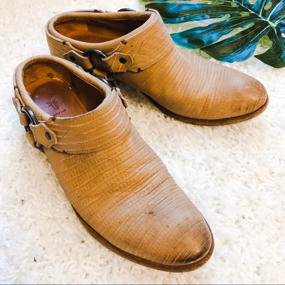 Frye buckle slides